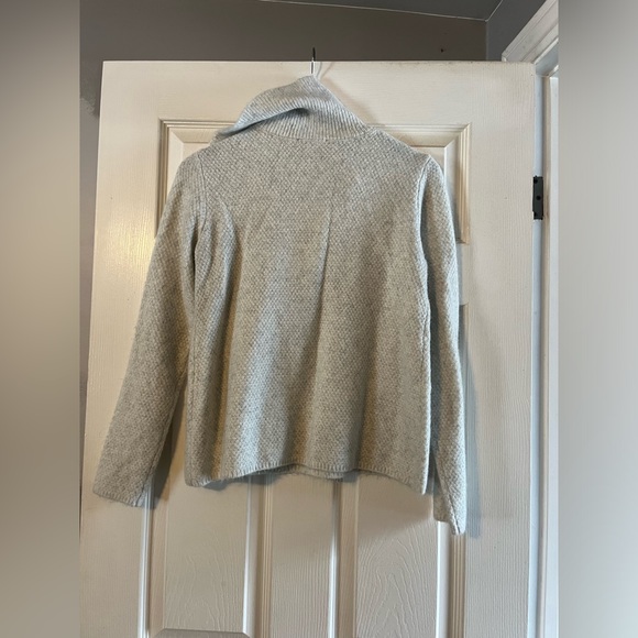 Sweater - Picture 5 of 5